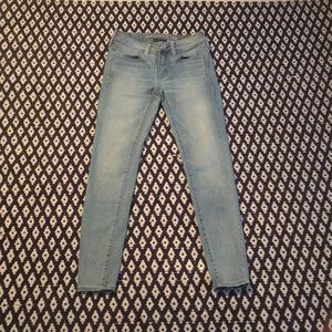 American Eagle light wash skinny jeans